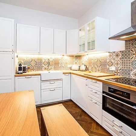 Appartement Elegant, Modern, 2-Bed Flat By Museum Of Prague Extérieur photo