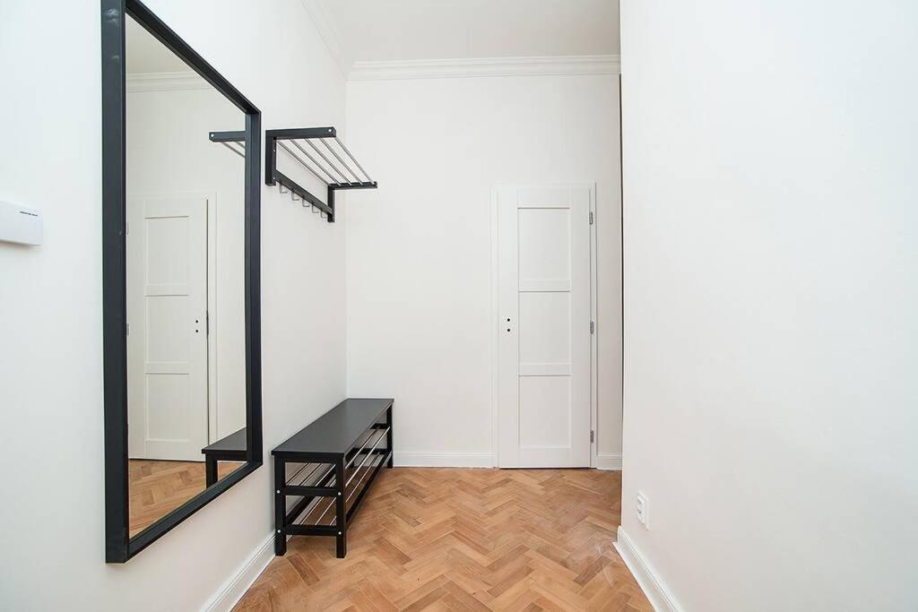 Appartement Elegant, Modern, 2-Bed Flat By Museum Of Prague Extérieur photo