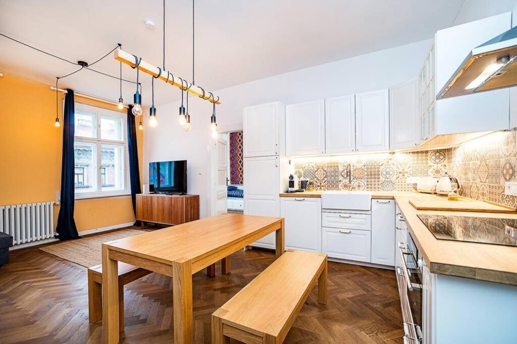 Appartement Elegant, Modern, 2-Bed Flat By Museum Of Prague Extérieur photo